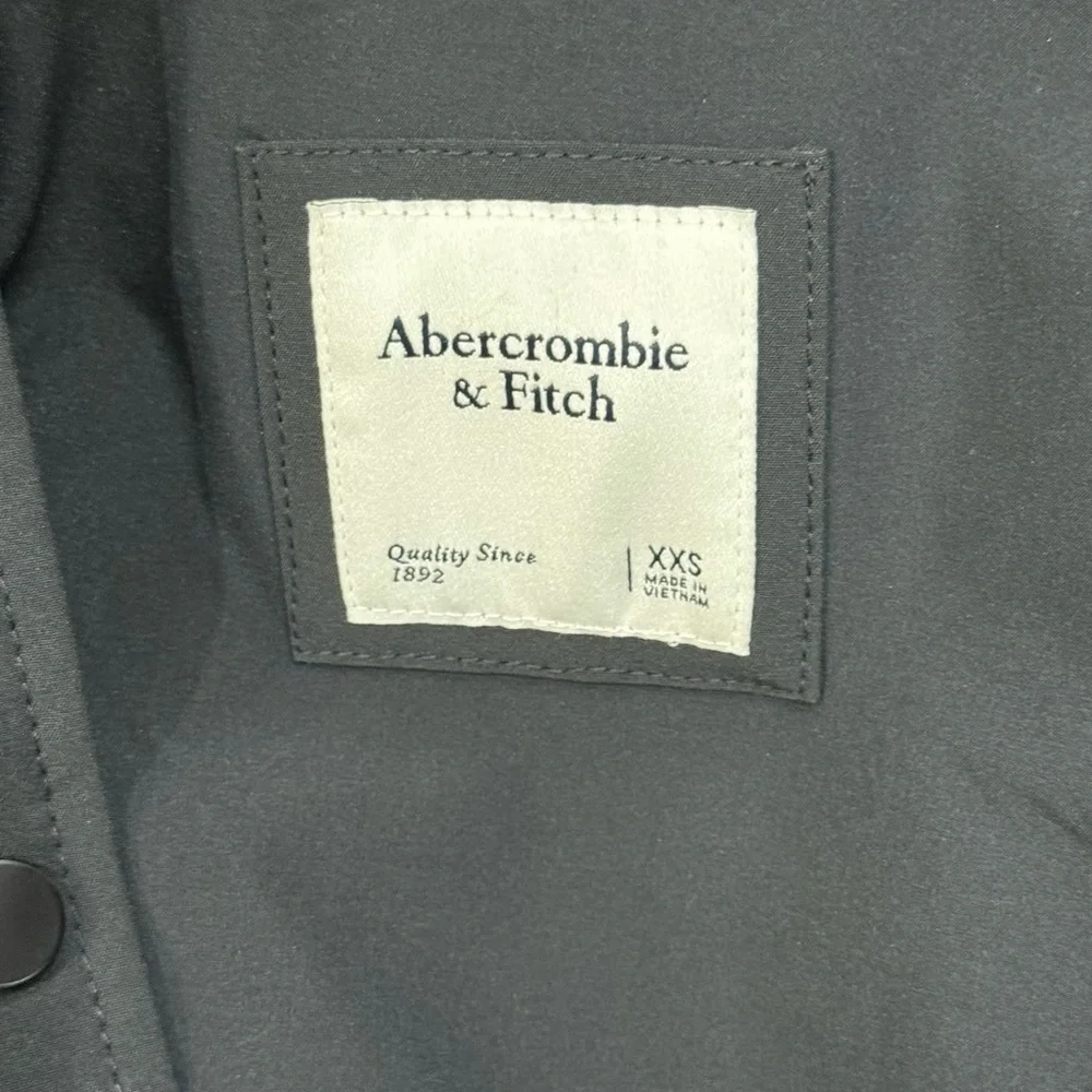 Abercrombie & Fitch cropped black jacket - Picture 2 of 5